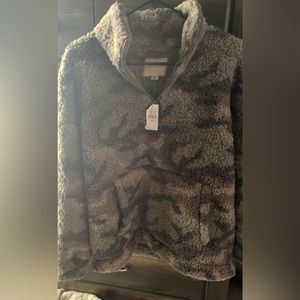 teddy pull over! brand new with tags! size medium